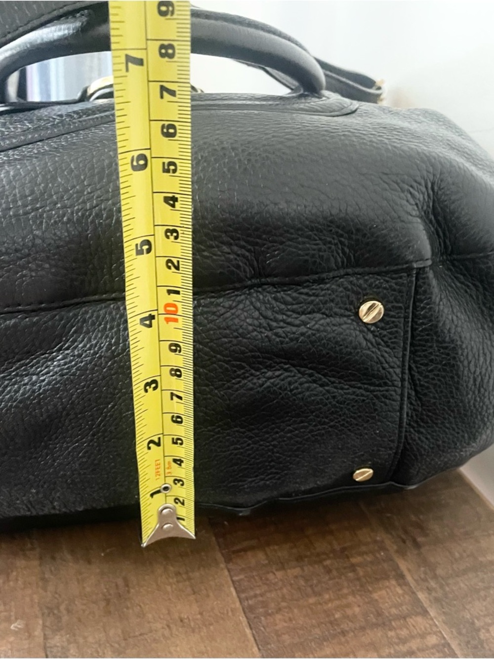 Tory Burch Black Leather Shoulder Bag with Gold Logo - Picture 12 of 12
